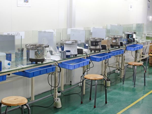 Vibratory Bowl Feeder System for Metal Dome Assembly | Automatic Shake-Align Equipment